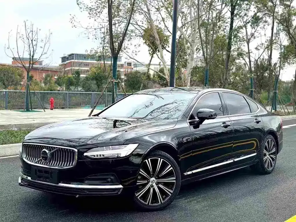 Volvo S90 — фото 1