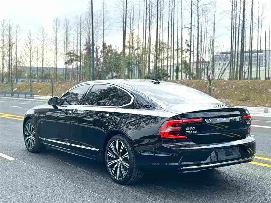 Volvo S90 — фото 5