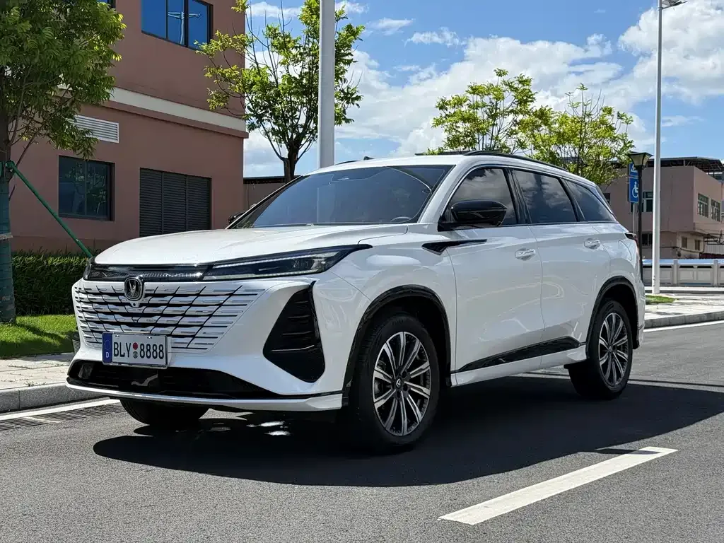 Changan CS75PLUS — фото 1