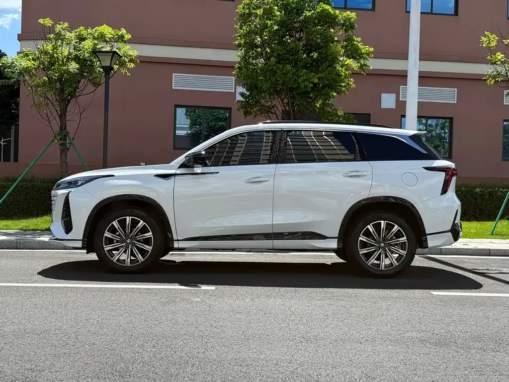 Changan CS75PLUS — фото 8