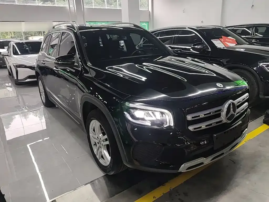 Mercedes-Benz GLB — фото 10