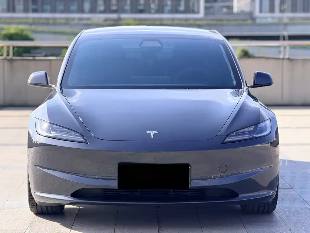 Tesla Model 3 — фото 2