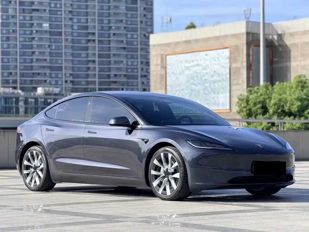 Tesla Model 3 — фото 9