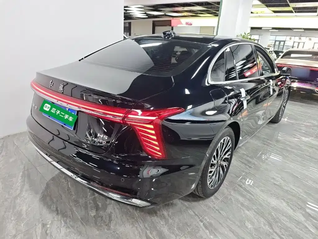 Hongqi H5 — фото 4