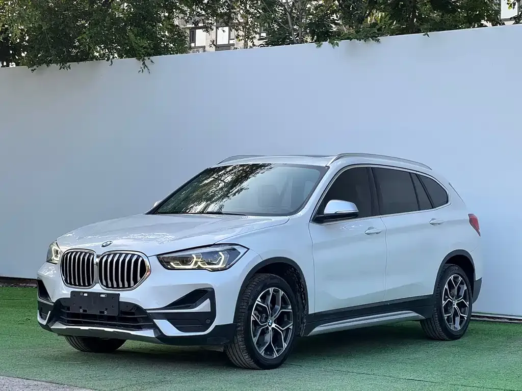 BMW X1 — фото 1