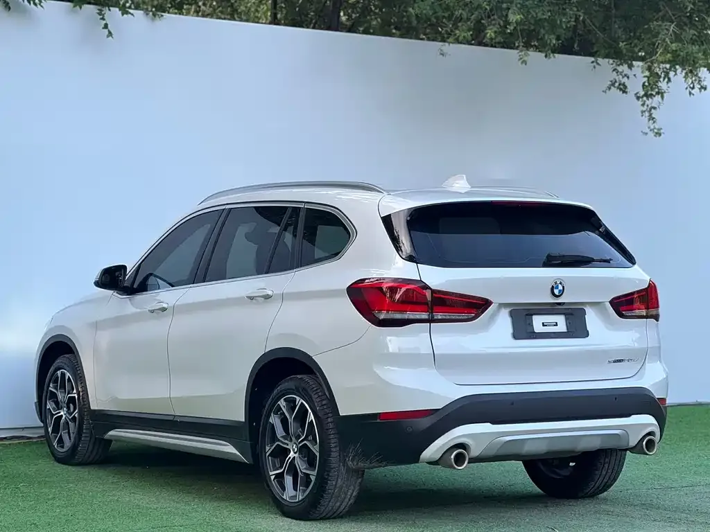 BMW X1 — фото 7