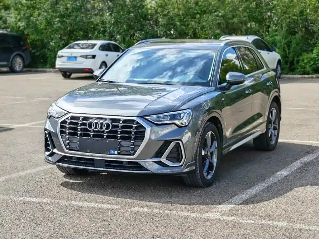 Audi Q3 — фото 1