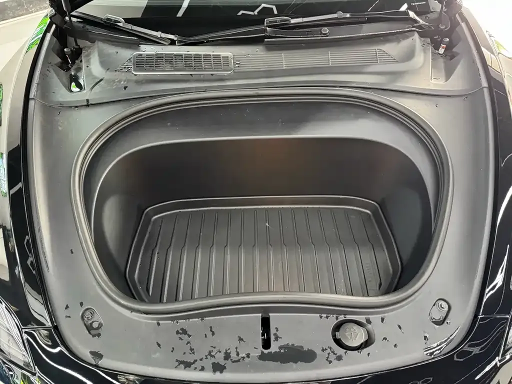 Tesla Model 3 — фото 3