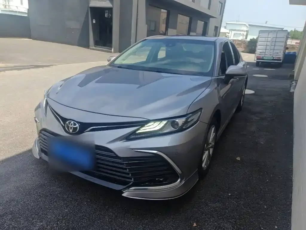 Toyota Camry — фото 5