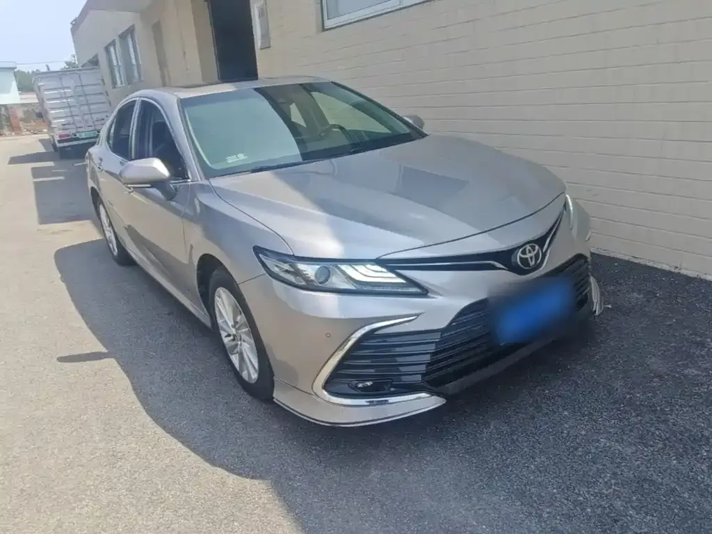 Toyota Camry — фото 9