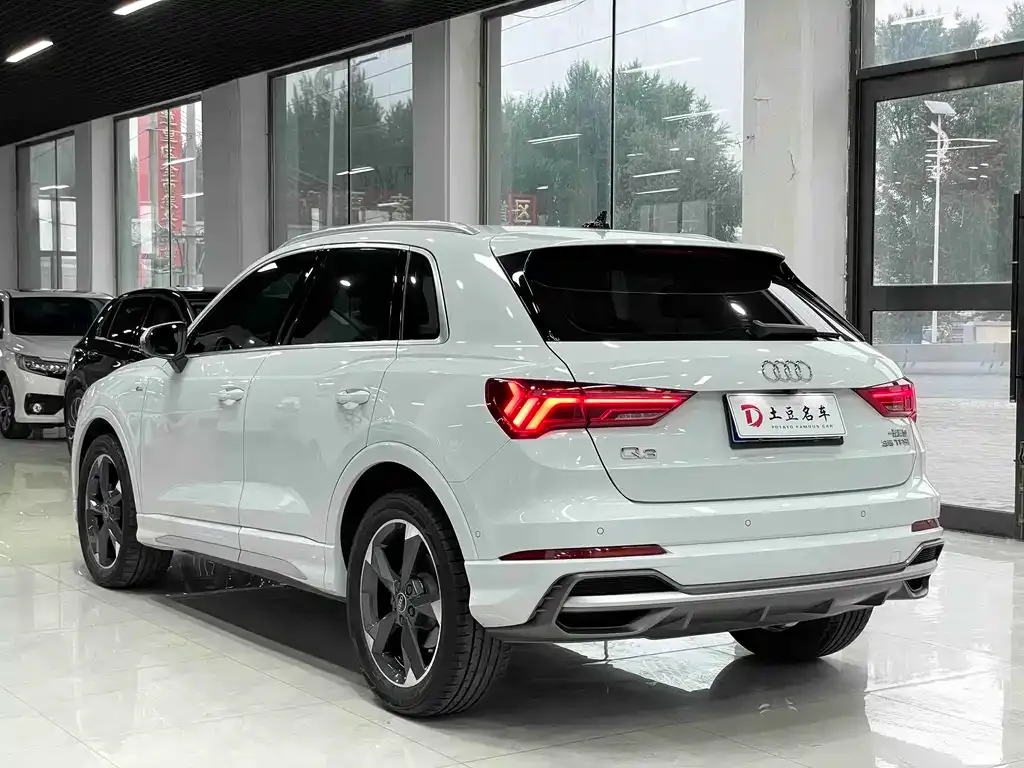 Audi Q3 — фото 7