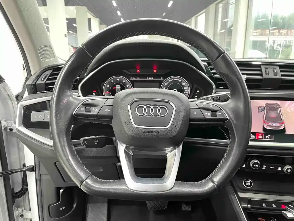 Audi Q3 — фото 3