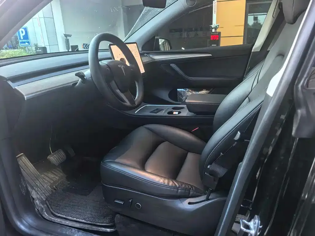 Tesla Model Y — фото 4