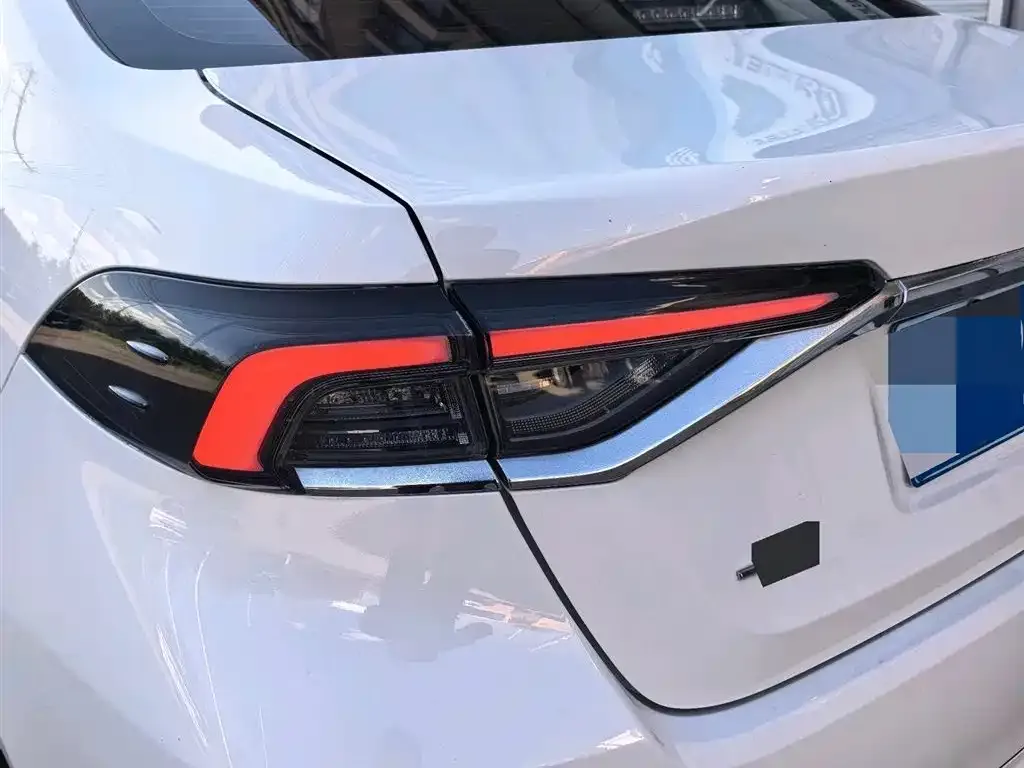 Toyota Corolla — фото 3