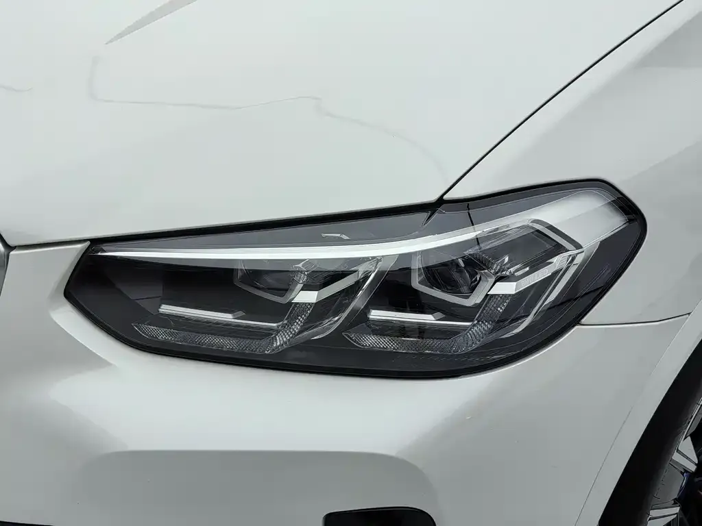 BMW iX3 — фото 9