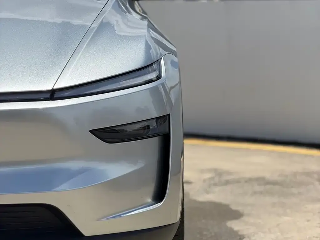 Tesla Model Y L — фото 6