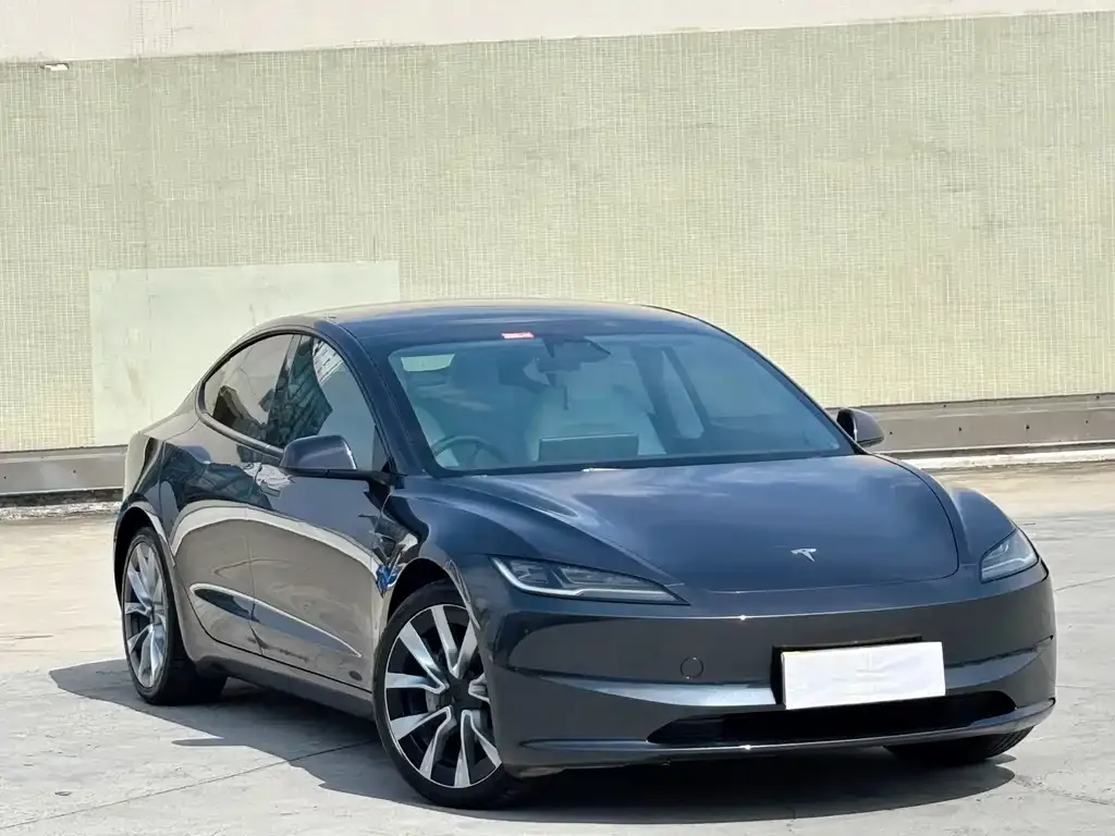 Tesla Model 3 — фото 7