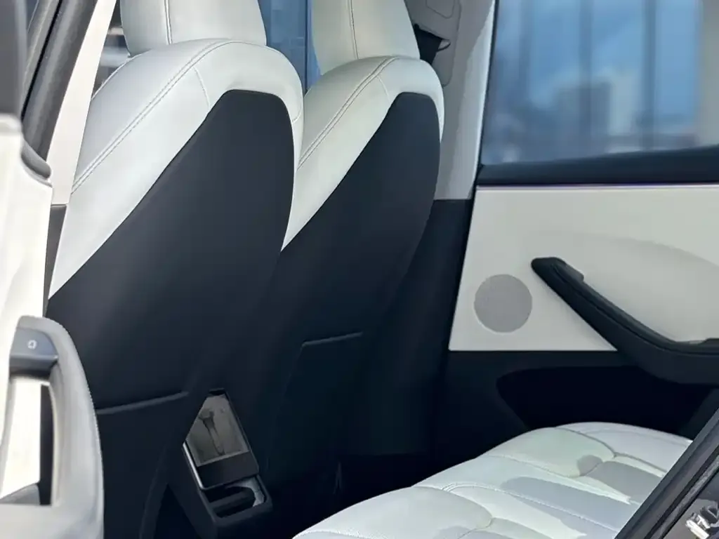 Tesla Model 3 — фото 4