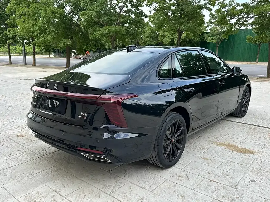 Hongqi H5 — фото 10
