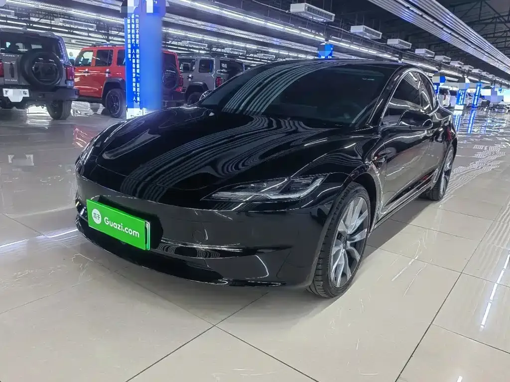 Tesla Model 3 — фото 9