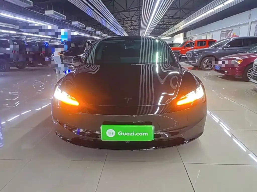 Tesla Model 3 — фото 10