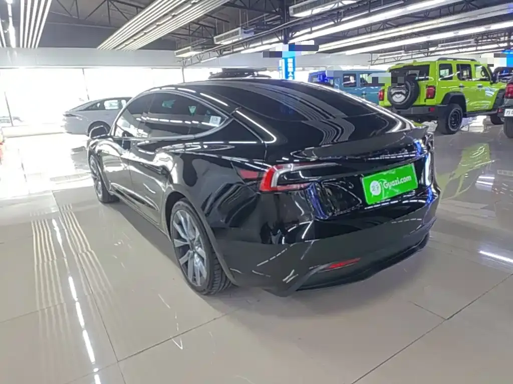 Tesla Model 3 — фото 6