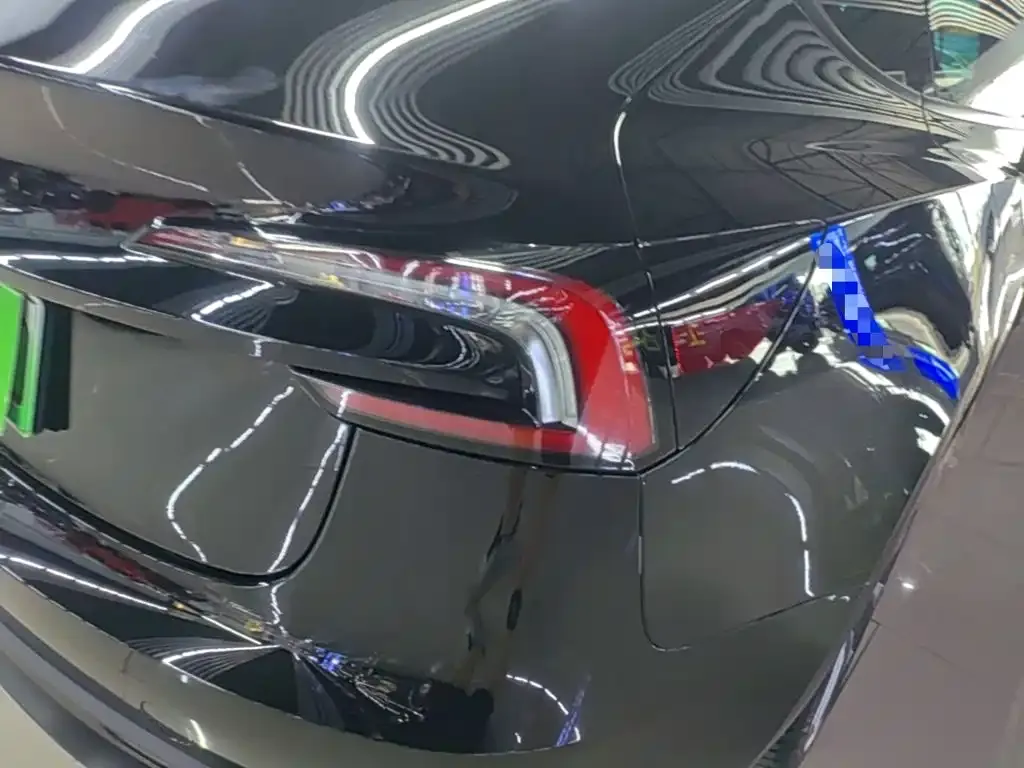 Tesla Model 3 — фото 3