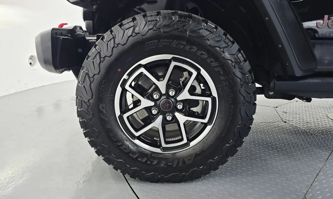 Jeep Wrangler — фото 10