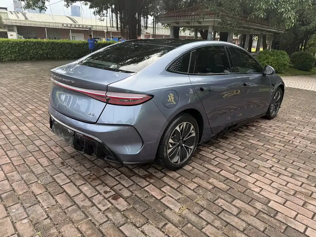 BYD Seal — фото 3