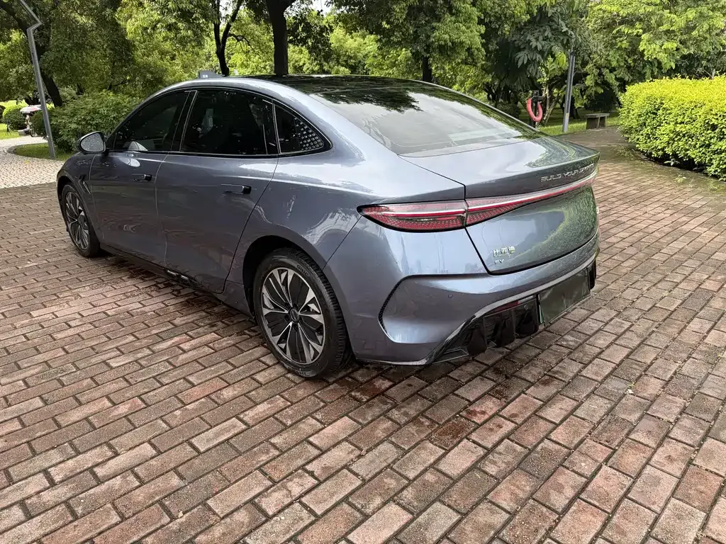 BYD Seal — фото 10