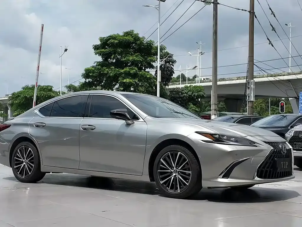 Lexus ES — фото 7