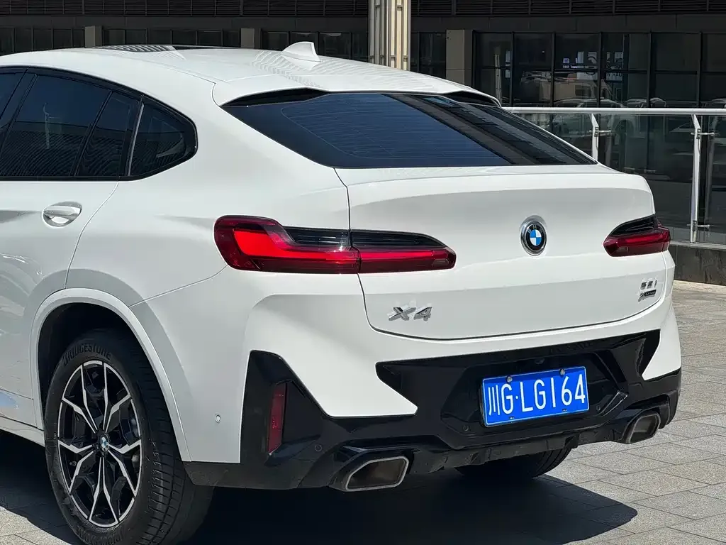 BMW X4 — фото 8
