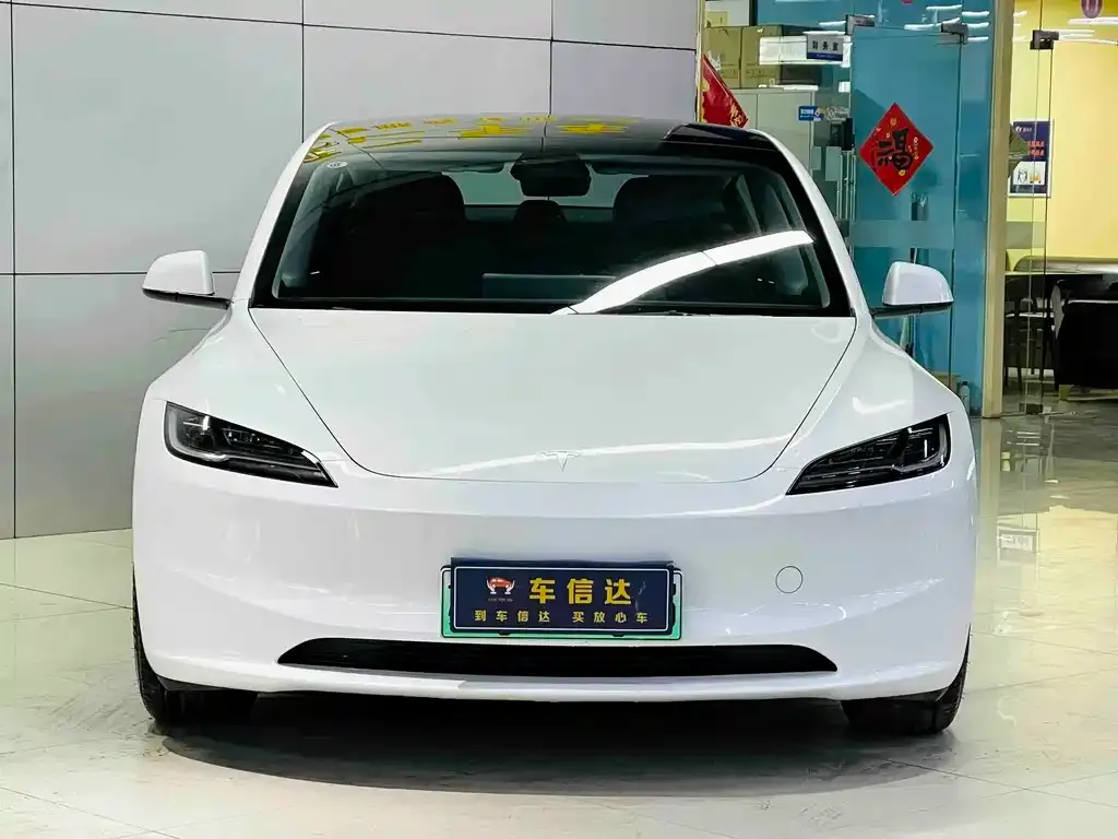 Tesla Model 3 — фото 9