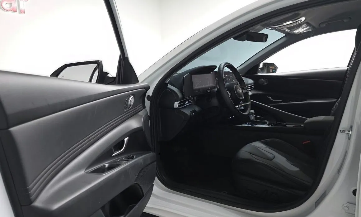 Hyundai AVANTE — фото 3