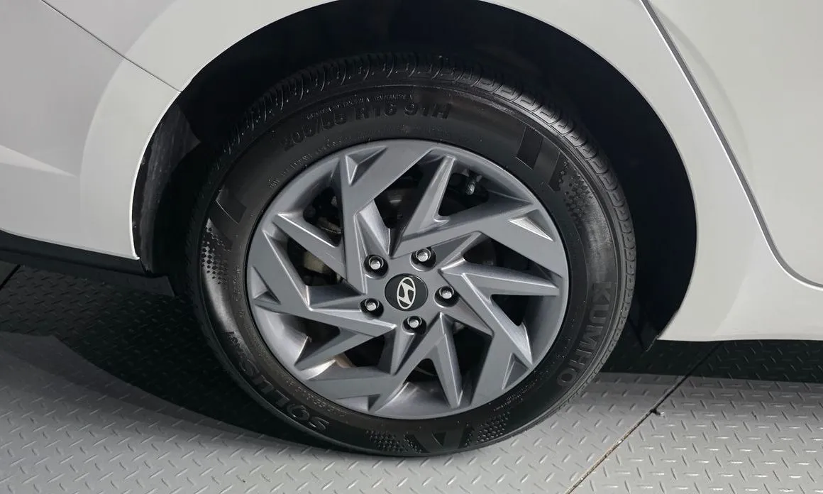 Hyundai AVANTE — фото 4