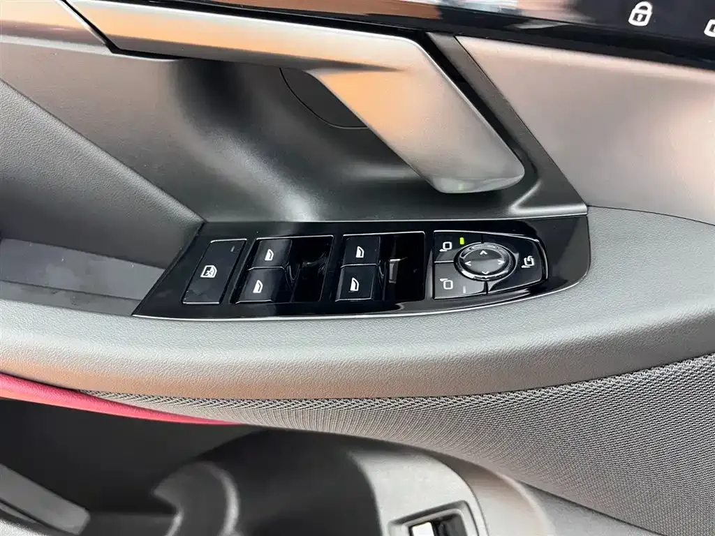 BMW 5 Series — фото 10