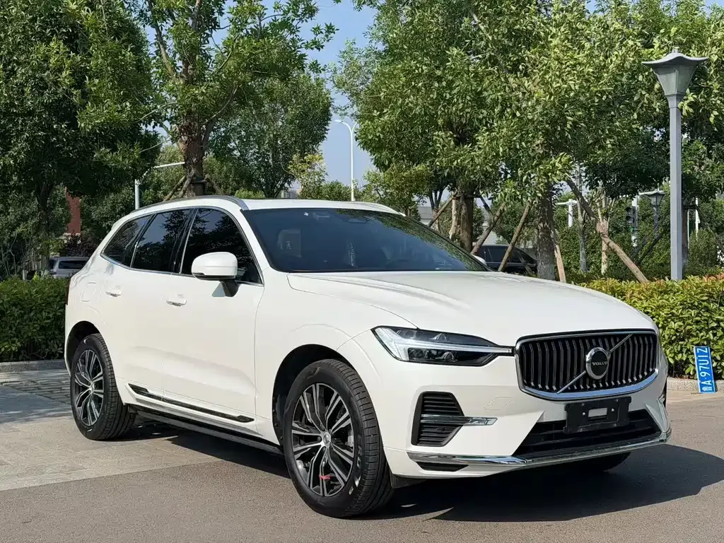 Volvo XC60 — фото 9