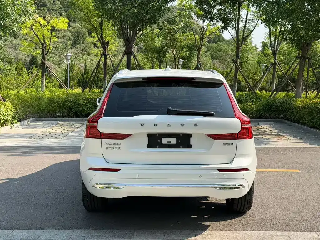 Volvo XC60 — фото 7