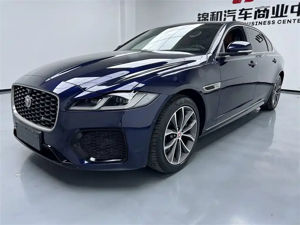 Jaguar XFL — фото 1