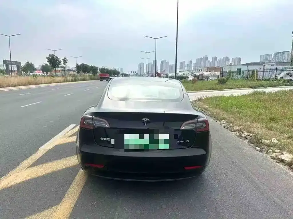 Tesla Model 3 — фото 6