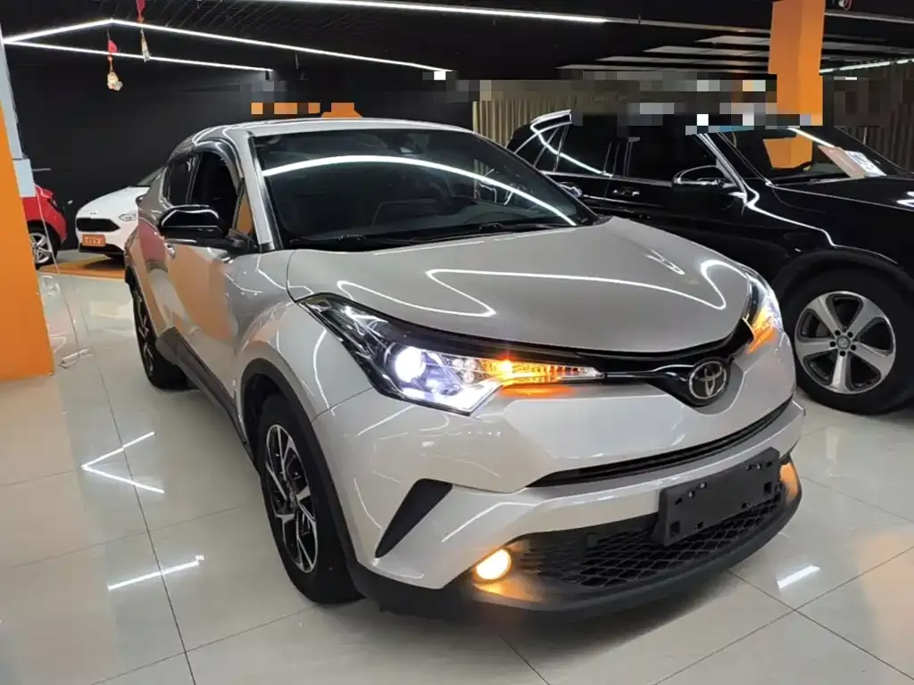 Toyota C-HR — фото 9