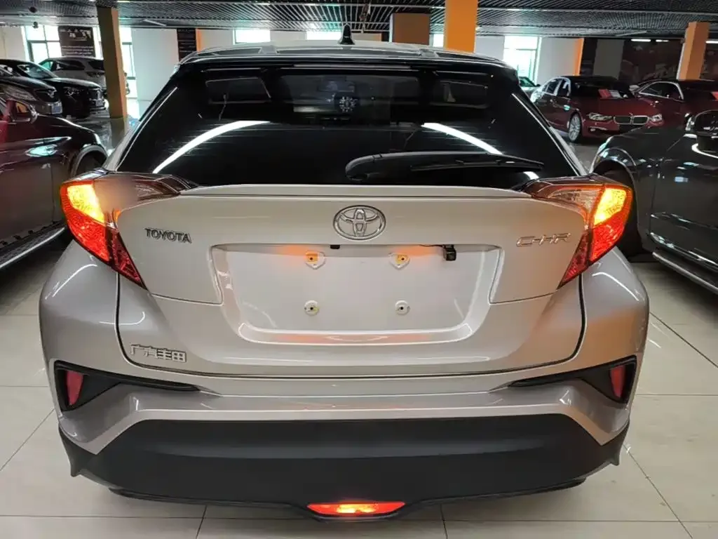 Toyota C-HR — фото 6