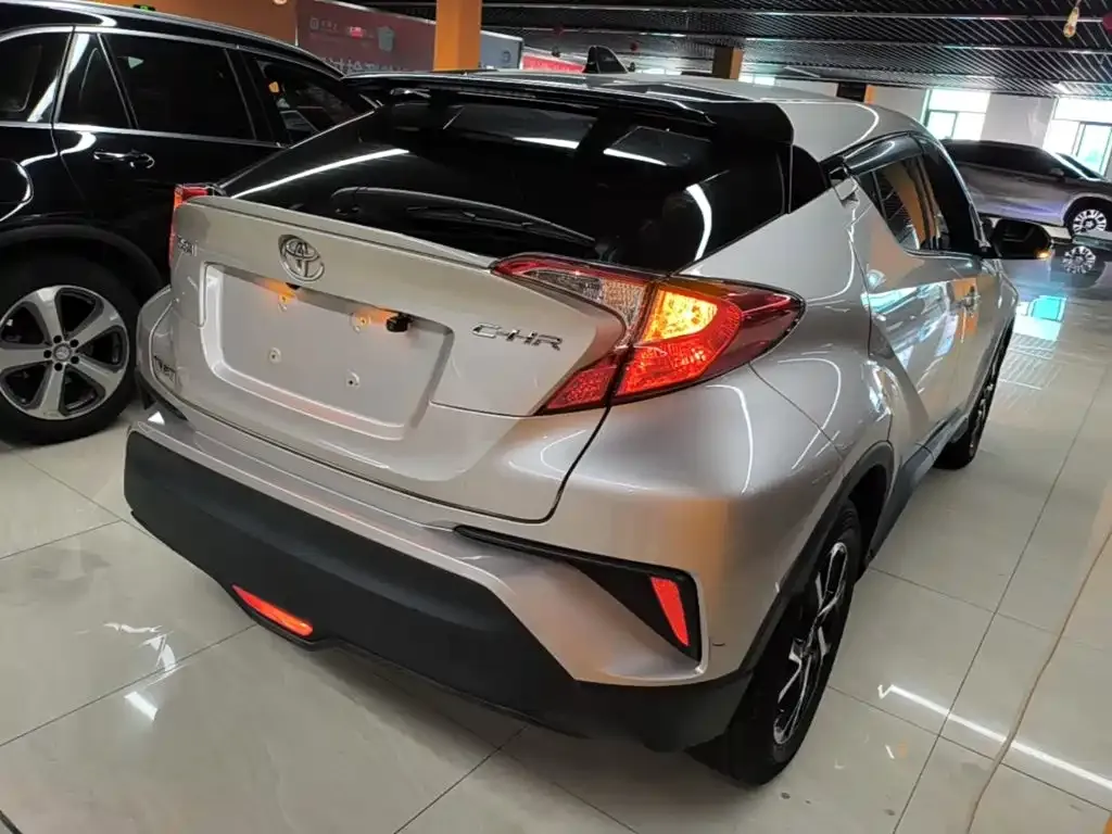 Toyota C-HR — фото 5