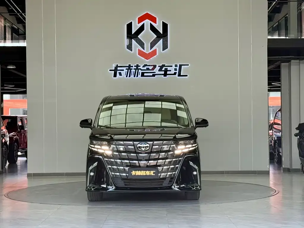 Toyota Alphard — фото 2