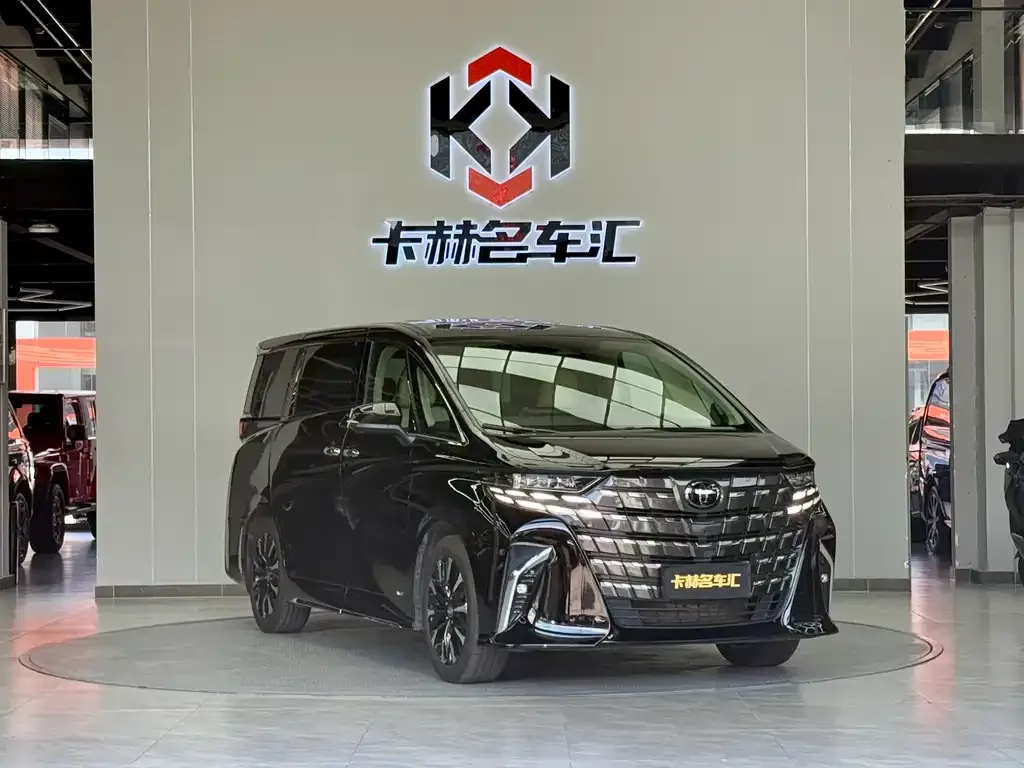 Toyota Alphard — фото 10