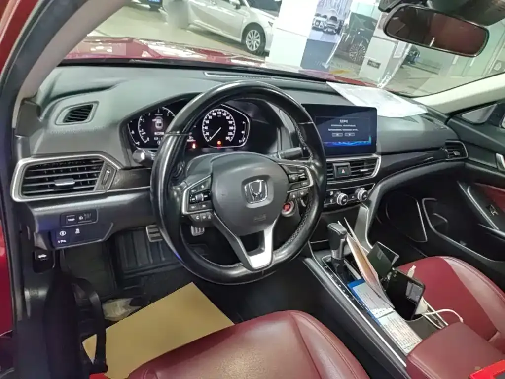 Honda Accord — фото 10