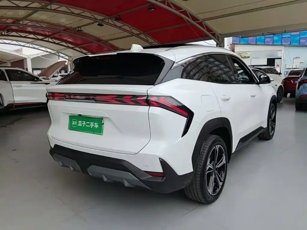 Geely Galaxy L7 — фото 10