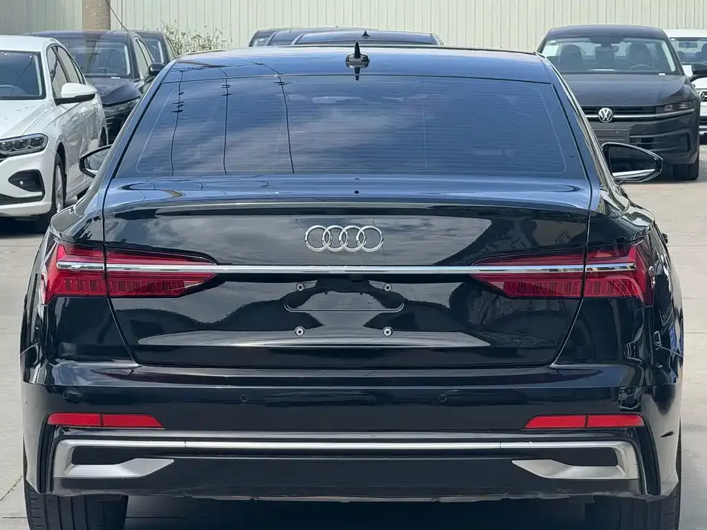 Audi A6L — фото 8
