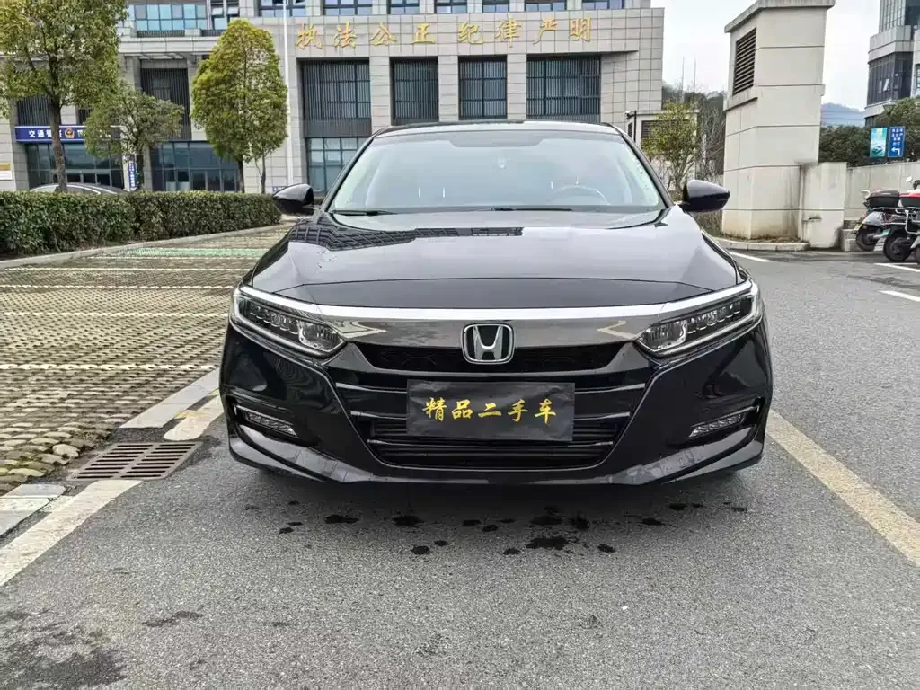 Honda Accord — фото 7