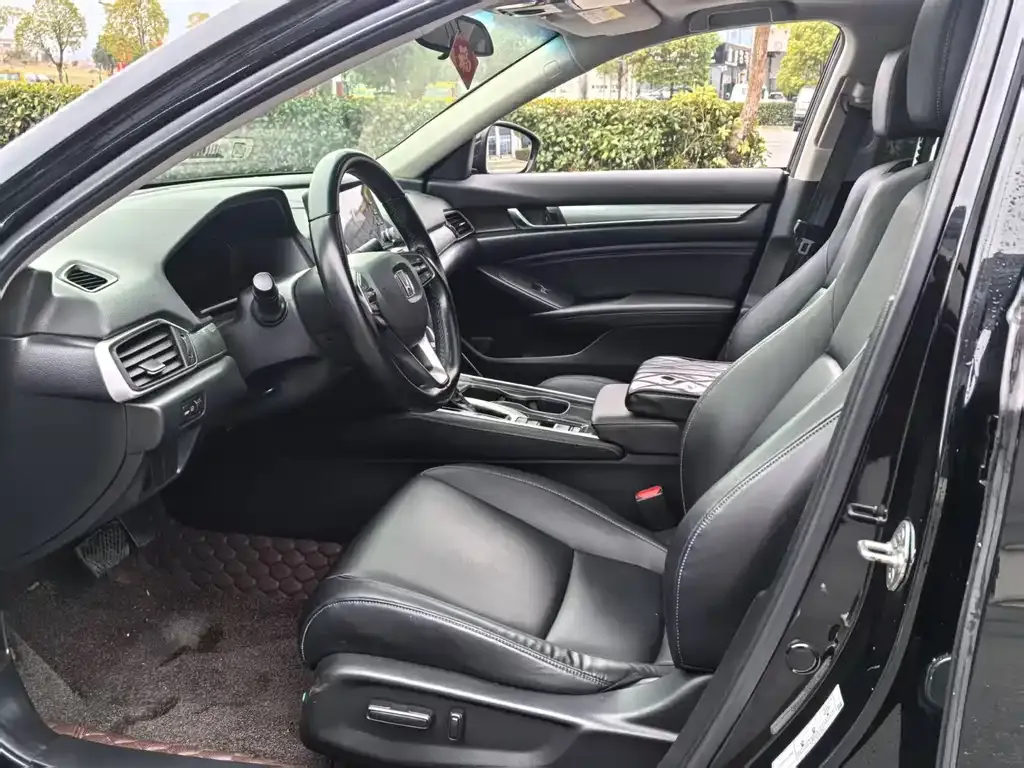Honda Accord — фото 6